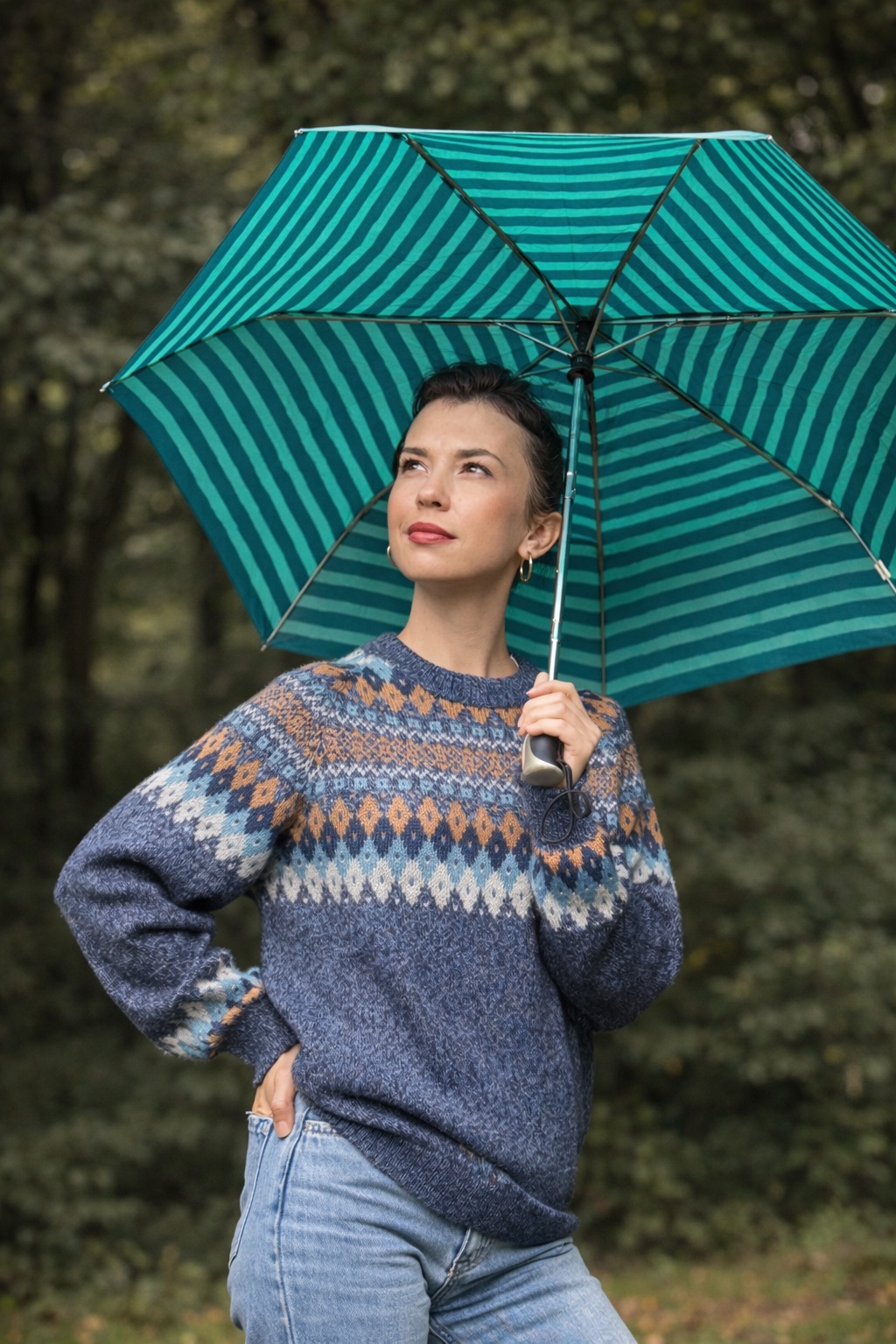 baby-alpaka-pullover-tinku-azul-model-nature